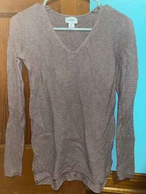 Old Navy Ribbed V-Neck Sweater in Mauve